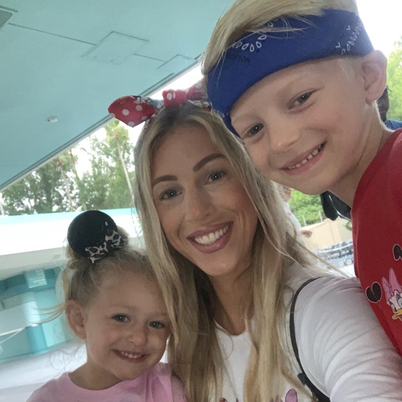 Meet your Posher, Angelia - Picture 1 of 1